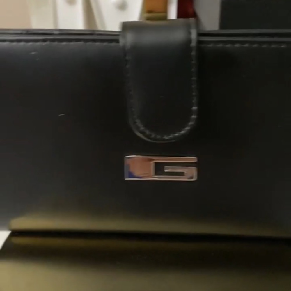 Guess Black Leather Bifold Wallet NEW WITH TAGS